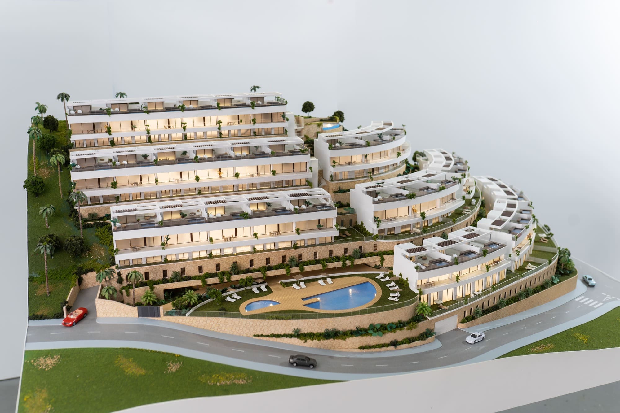 Maqueta inmobiliaria del proyecto The Kos en Fuengirola